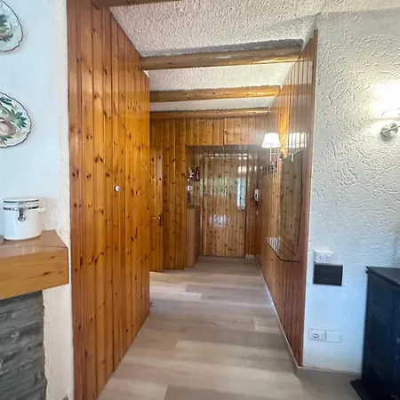 Ridge Line Apartment